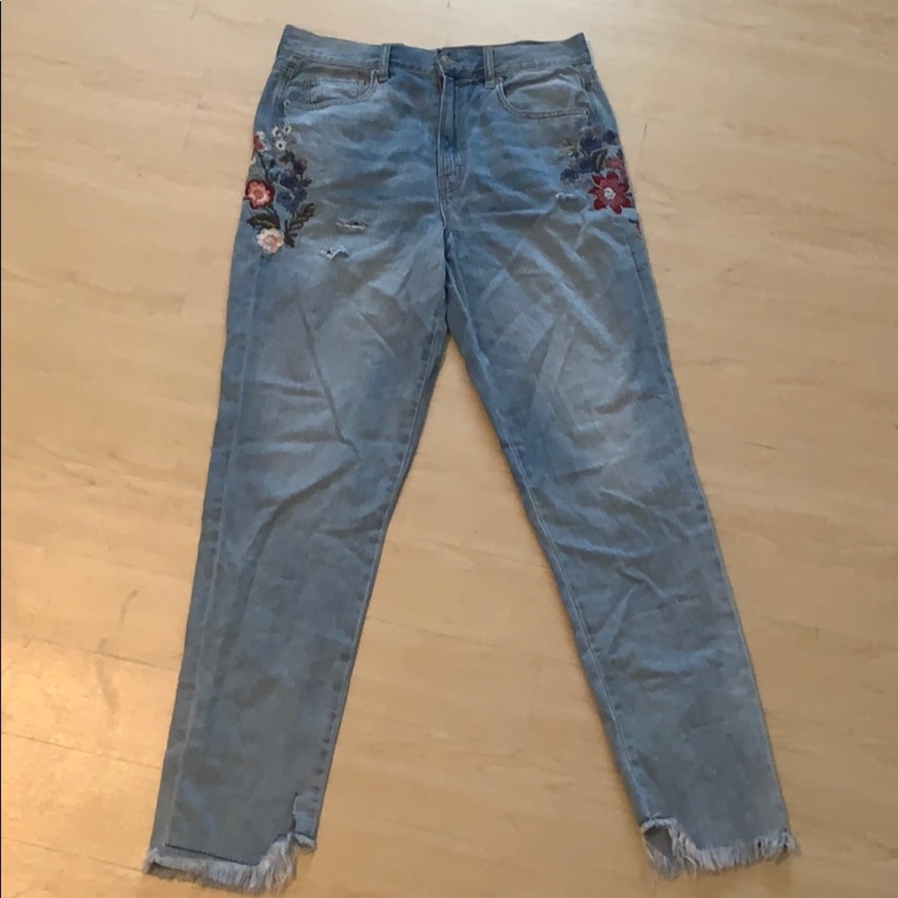 American Eagle Embroidered mom jeans